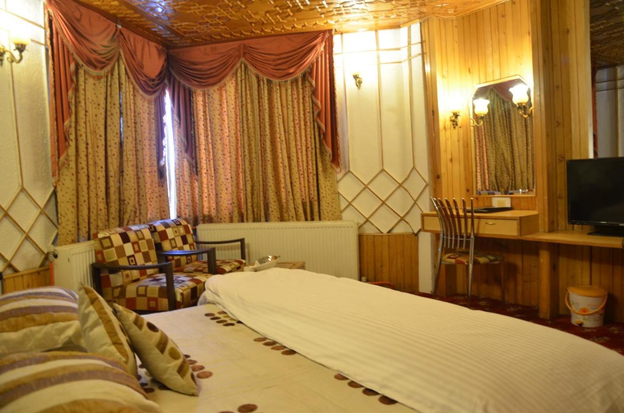 Hotel Hilltop Gulmarg JAMMU AND KASHMIR Extérieur photo